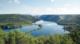 Krka uważana jest  za najpiękniejszą rzekę krasową  Chorwacji - zdjęcie 1